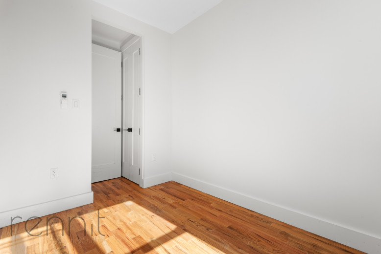 702 Evergreen Ave, Apt 2L Image 10