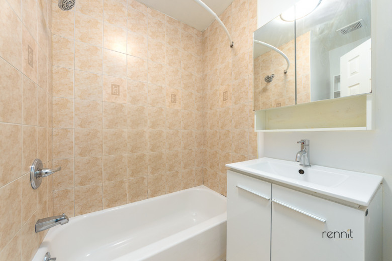 218 MacDougal St, Apt 1R Image 6