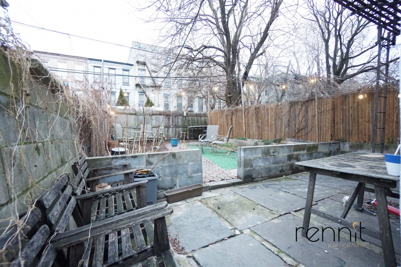 155 Pulaski St, Apt 1 Image 9