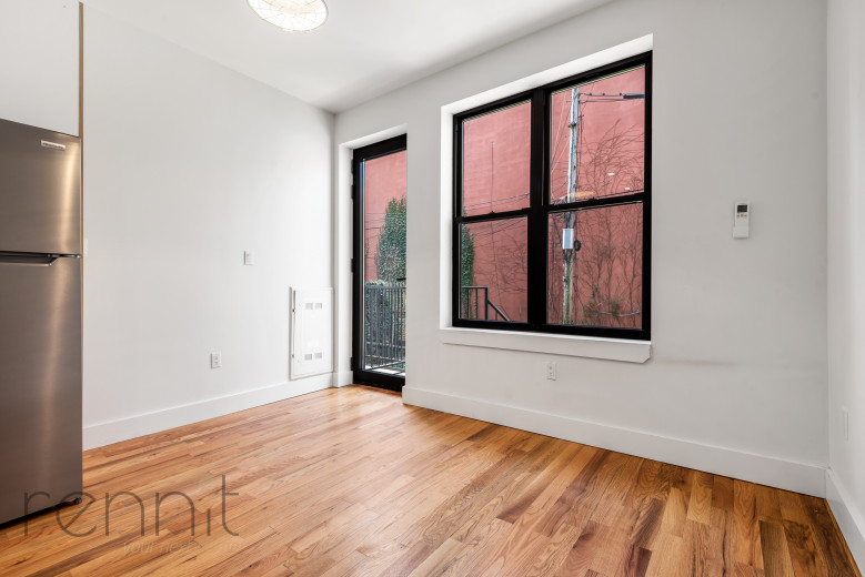 702 Evergreen Ave, Apt 1R Image 14
