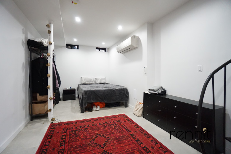 702 Evergreen Ave, Apt 1R Image 32