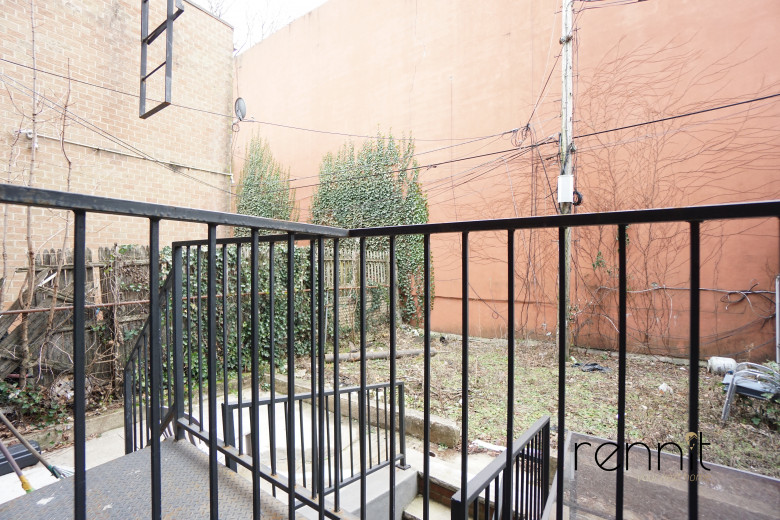 702 Evergreen Ave, Apt 1R Image 33