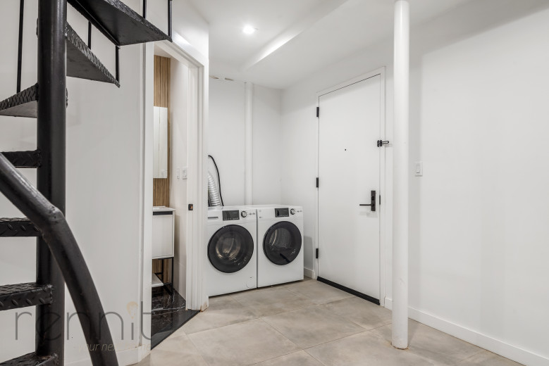 702 Evergreen Ave, Apt 1R Image 9