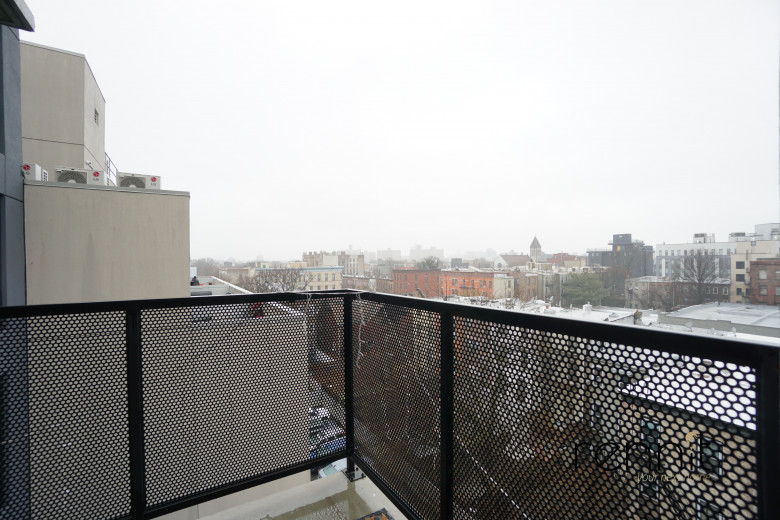 853 Lexington Ave, Apt 6C Image 2