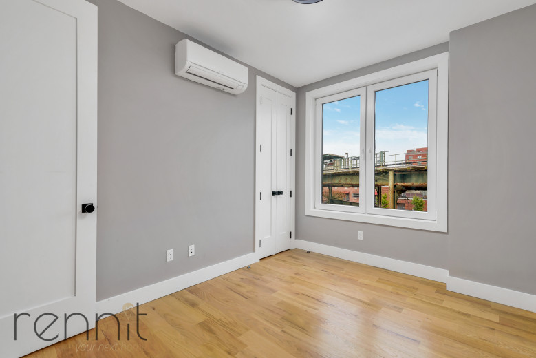 100 Suydam St, Apt 3A Image 4