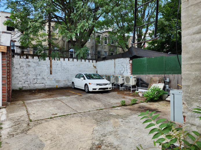 1160 Rogers Ave, Apt 3B Image 13