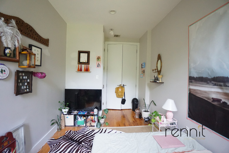 224 Schaefer St, Apt 3L Image 5