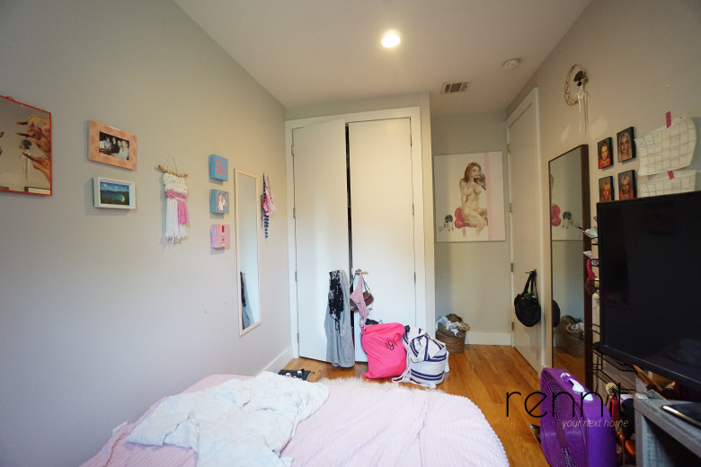 224 Schaefer St, Apt 3L Image 9