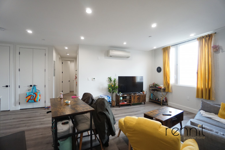 125 Kings Hwy, Apt 1D Image 3