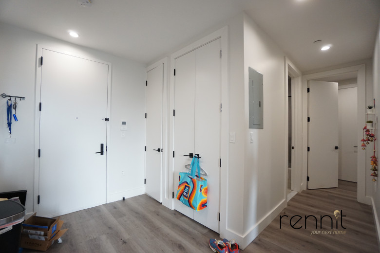 125 Kings Hwy, Apt 1D Image 4