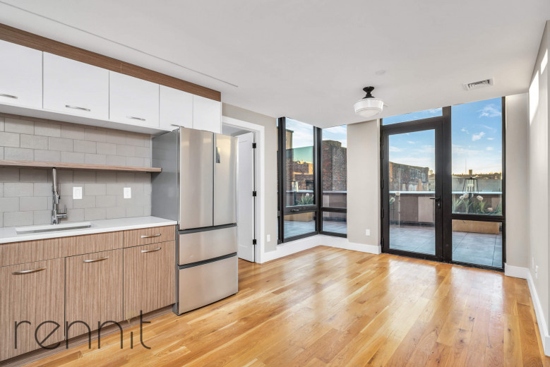 31 Debevoise St, Apt 4E Image 3