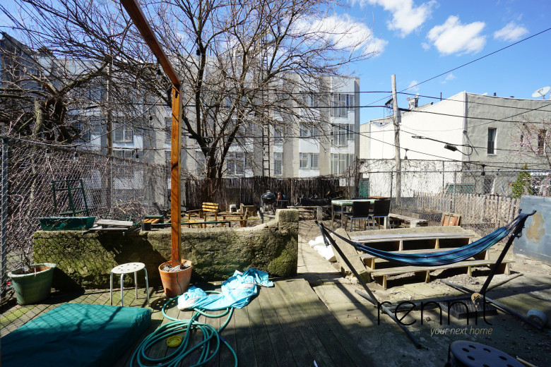 319 Jefferson St, Apt 1L Image 1