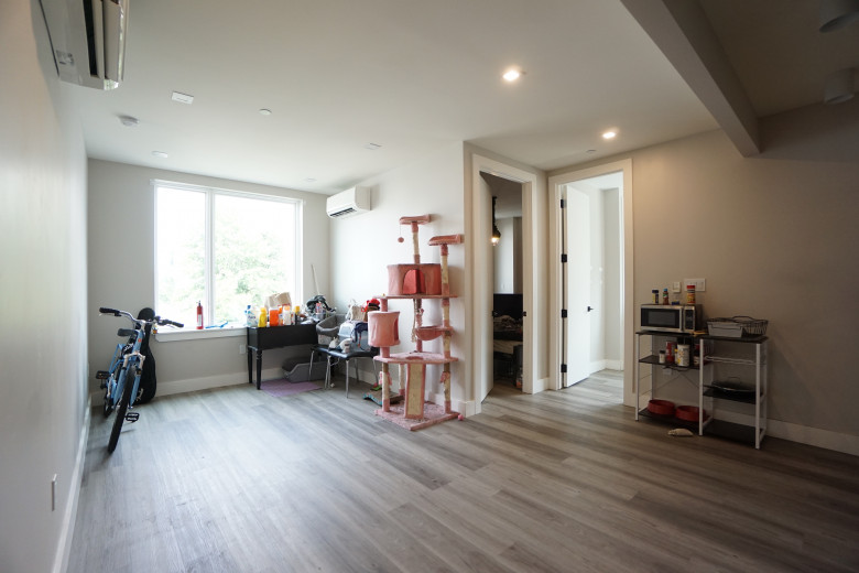 1565 New York Ave, Apt 2B Image 1