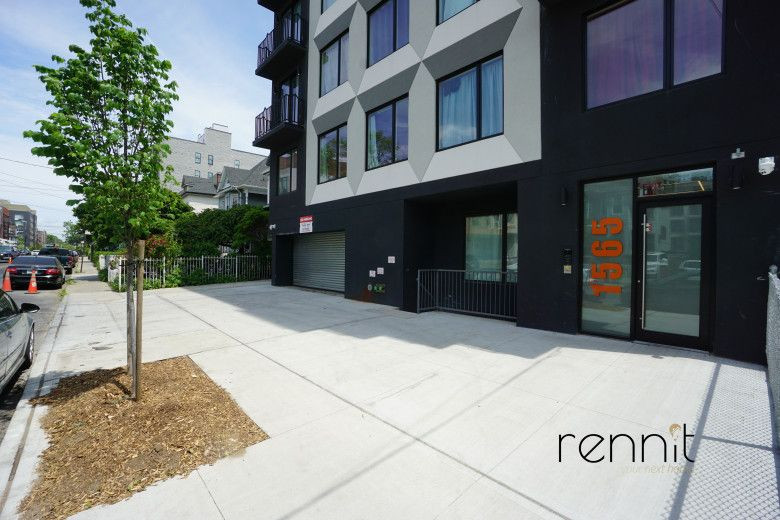 1565 New York Ave, Apt 2B Image 15