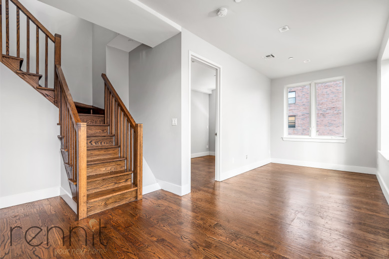 577 Van Buren St, Apt 3 Image 1