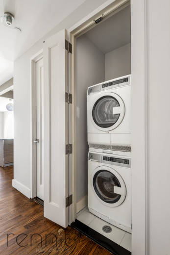 577 Van Buren St, Apt 3 Image 12