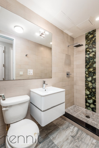 577 Van Buren St, Apt 3 Image 14