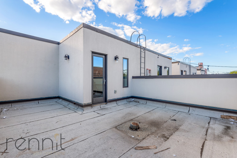 577 Van Buren St, Apt 3 Image 17