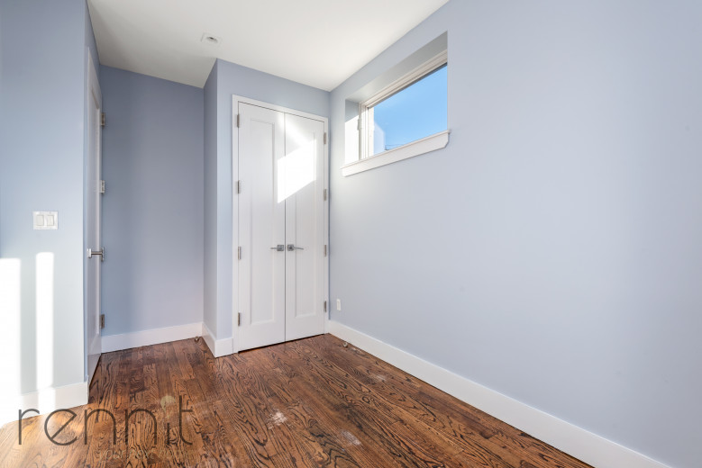 577 Van Buren St, Apt 3 Image 20