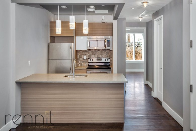 577 Van Buren St, Apt 3 Image 3