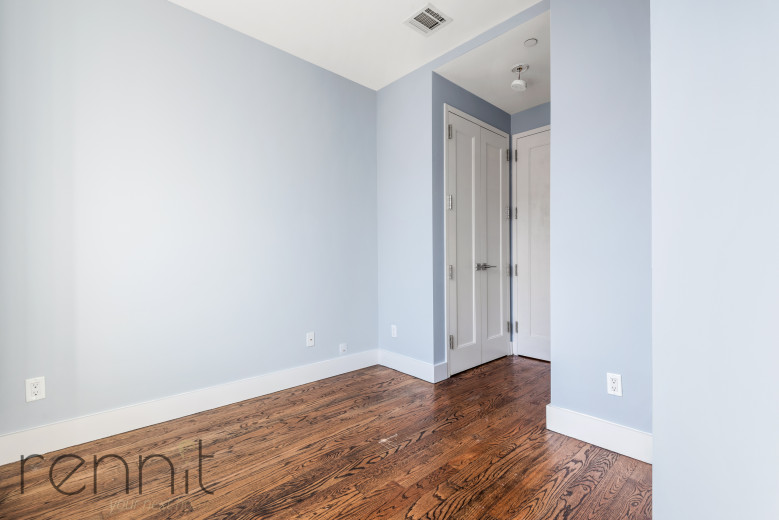 577 Van Buren St, Apt 3 Image 24