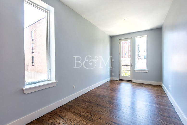 577 Van Buren St, Apt 3 Image 25