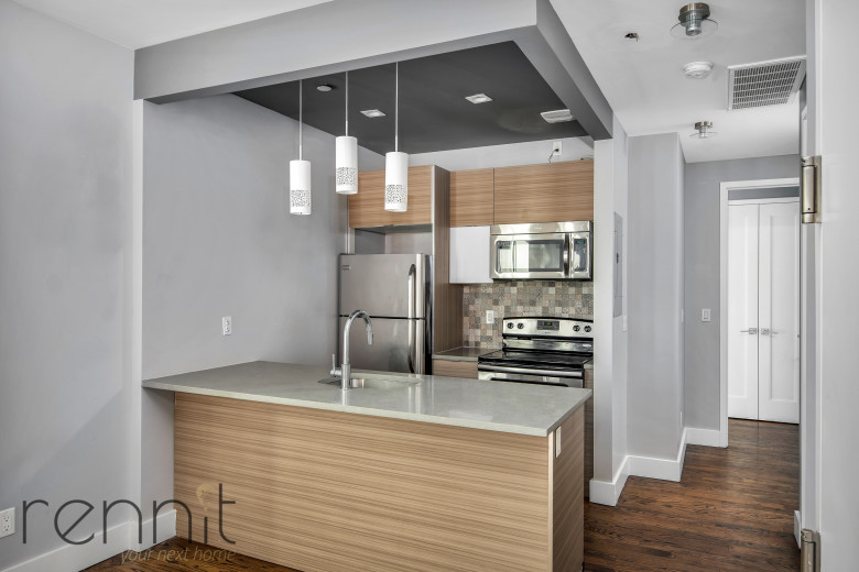 577 Van Buren St, Apt 3 Image 26