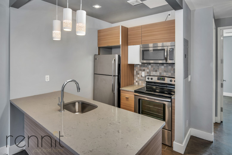 577 Van Buren St, Apt 3 Image 27