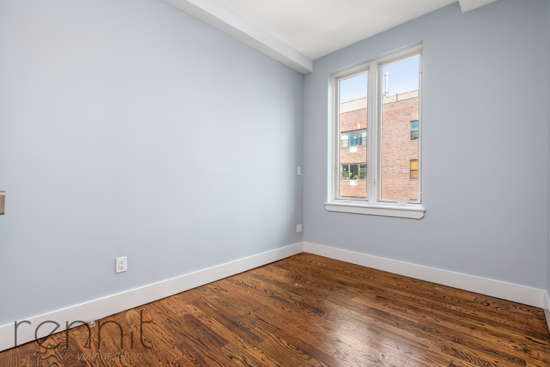 577 Van Buren St, Apt 3 Image 10