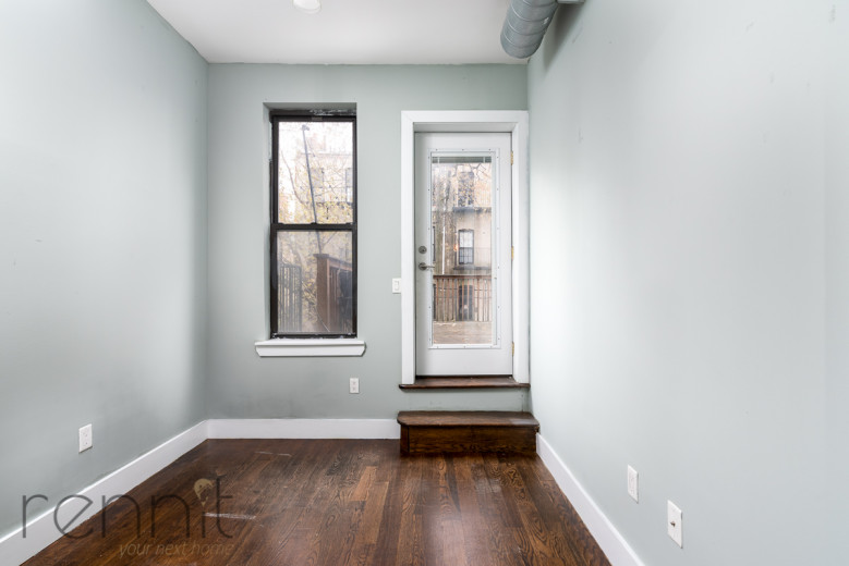 1160 Halsey St, Apt 2 Image 9