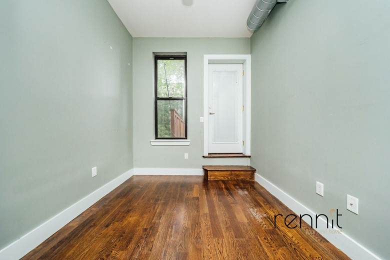 1160 Halsey St, Apt 2 Image 19