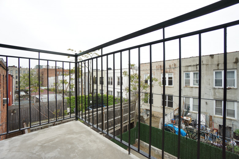 593 Rutland Rd, Apt 3R Image 9