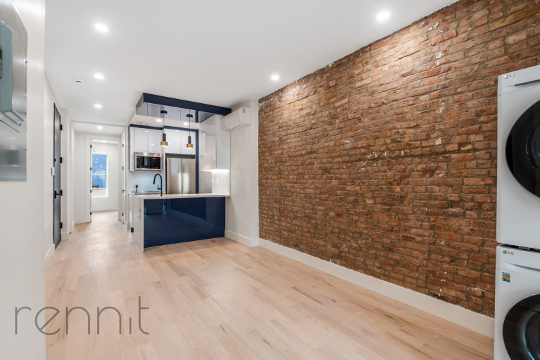 893 4th Ave, Apt 2R Image 2