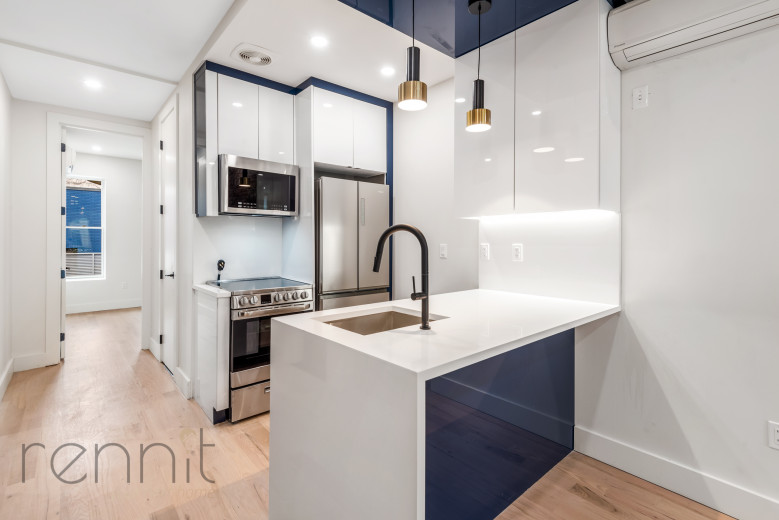 893 4th Ave, Apt 2R Image 4