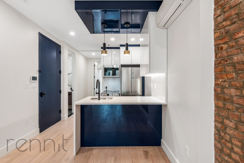 893 4th Ave, Apt 2R Image 9