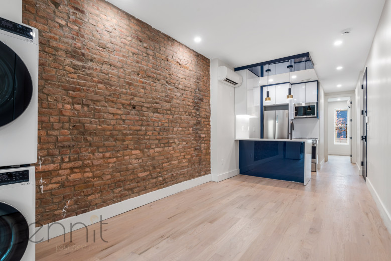 893 4th Ave, Apt 2L Image 2