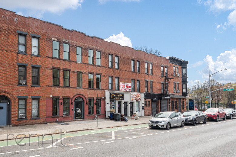 893 4th Ave, Apt 2L Image 17