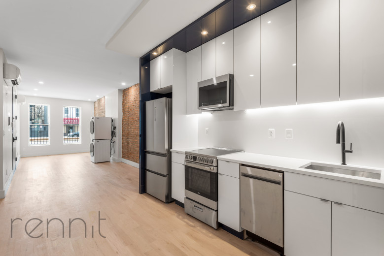893 4th Ave, Apt 1L Image 13