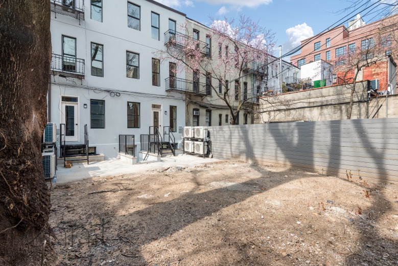 893 4th Ave, Apt 1L Image 17