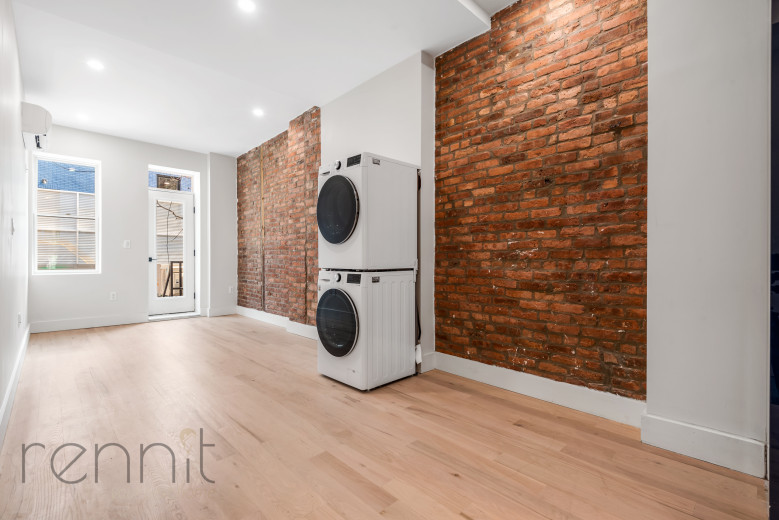 893 4th Ave, Apt 1R Image 2
