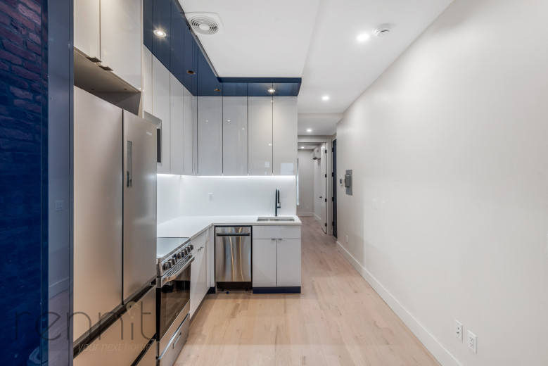 893 4th Ave, Apt 1R Image 6