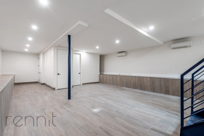 893 4th Ave, Apt 1R Image 9