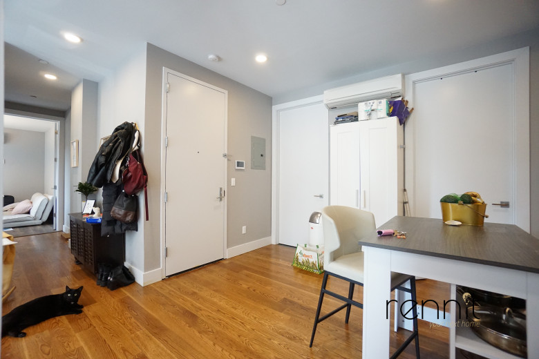 853 Lexington Ave, Apt 2E Image 3