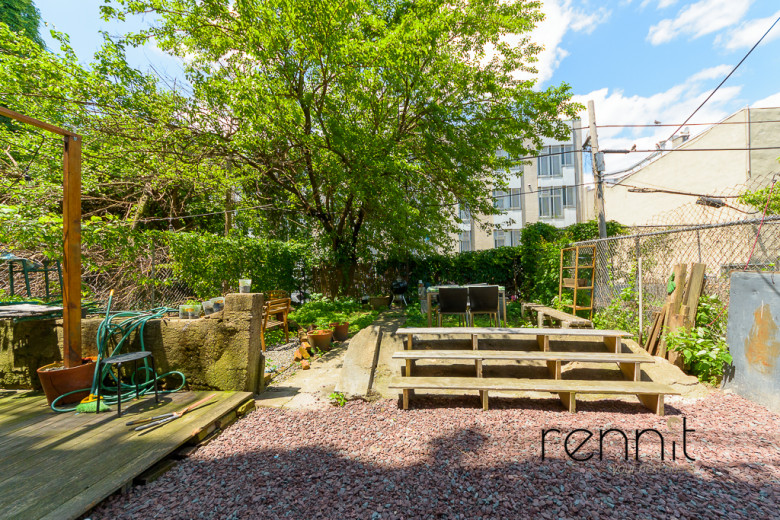 319 Jefferson St, Apt 1R Image 1