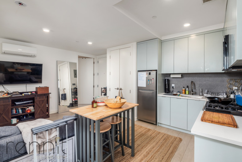 33 Little Nassau St, Apt 907 Image 3