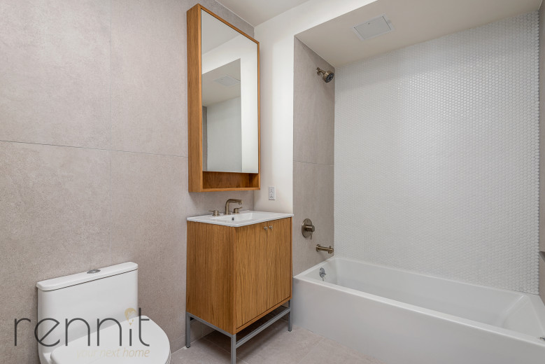 33 Little Nassau St, Apt 909 Image 4