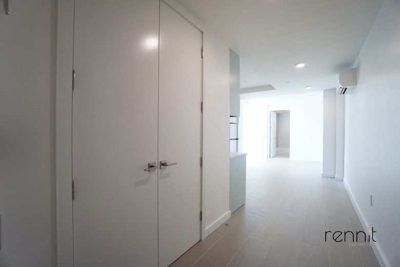 33 Little Nassau St, Apt 909 Image 8