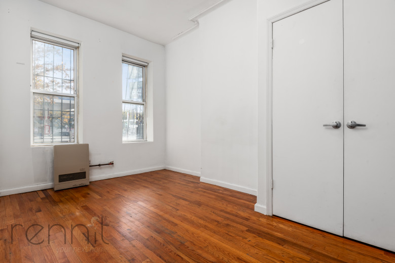 141 Thames St, Apt 1L. Image 4