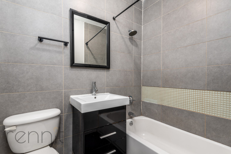 141 Thames St, Apt 1L. Image 5