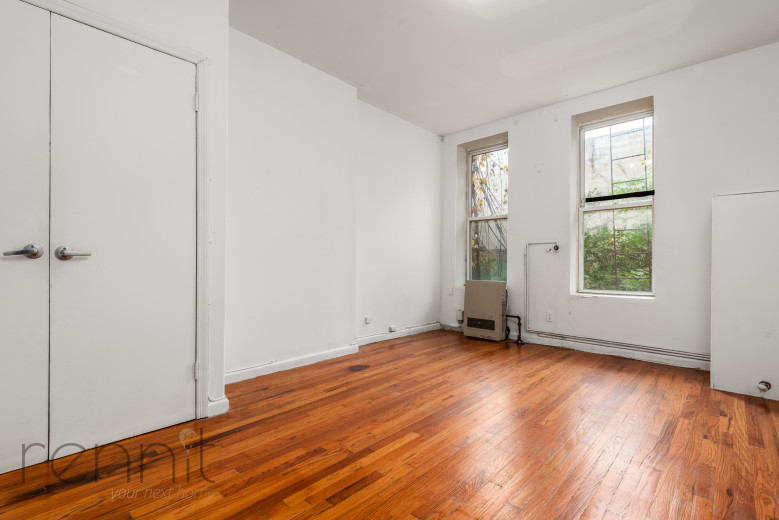 141 Thames St, Apt 1L. Image 8